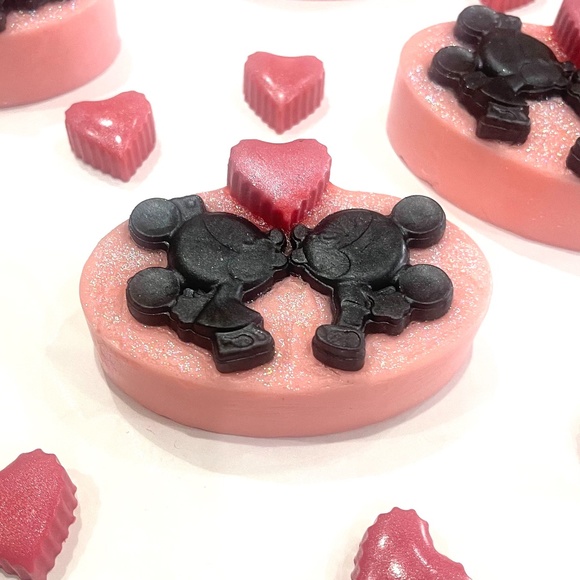 Mickey and Minnie Soap. Set of three and one card included for each soap. - Picture 3 of 6